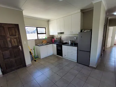 3 Bedroom House For Sale in East London - YV7G.webp