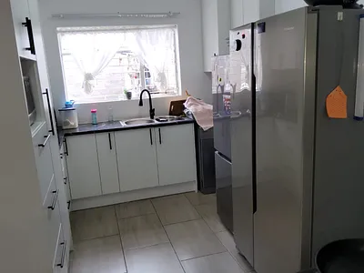 3 Bedroom Townhouse For Sale in East London - img