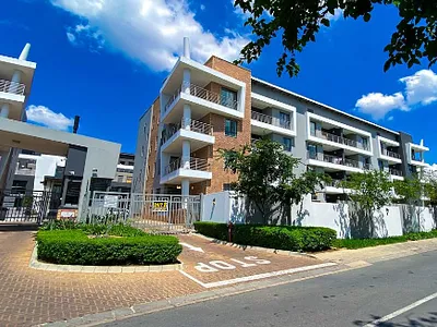 2 Bedroom Apartment For Sale in Sandton - pzoQ.webp