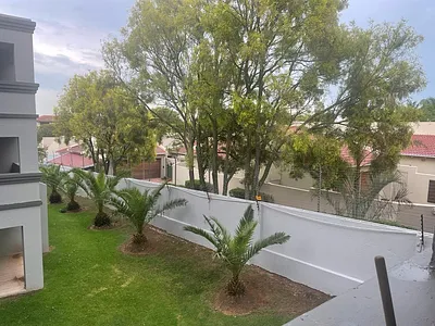 2 Bedroom Apartment For Sale in Sandton - oijG.webp