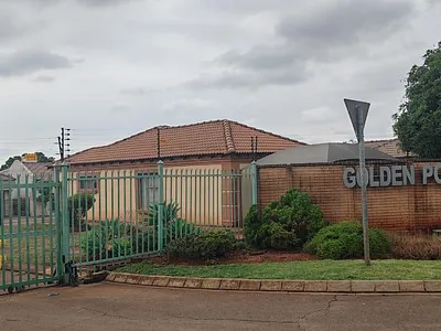 2 Bedroom House For Sale in Akasia - yOEx.webp