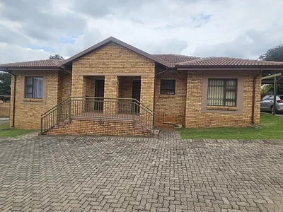 2 Bedroom Apartment For Sale in Randburg - Tny5.webp