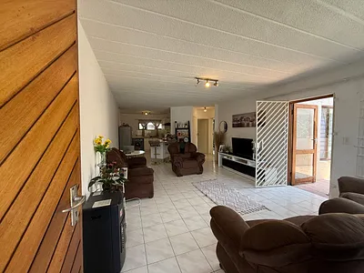 2 Bedroom Apartment For Sale in Sandton - img