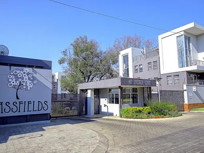 2 Bedroom Apartment For Sale in Sandton - img