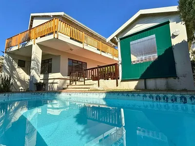 5 Bedroom House For Sale in Kenton On Sea - img