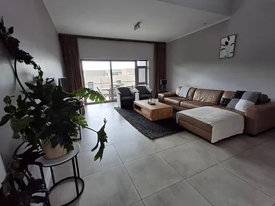 3 Bedroom Apartment To Rent in Johannesburg - TJ8m.webp