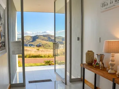 3 Bedroom House For Sale in Dullstroom - yYzg.webp