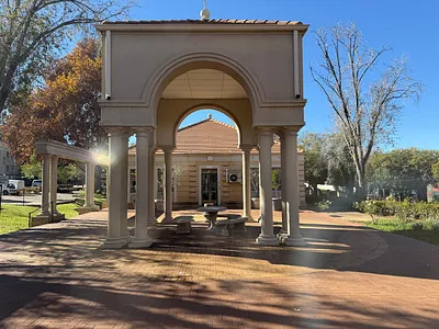 Commercial Property To Rent in Johannesburg - AleT.webp