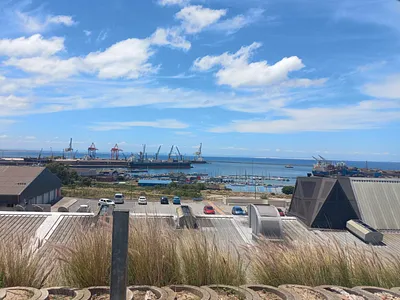 Commercial Property To Rent in Port Elizabeth - 4r9T.webp