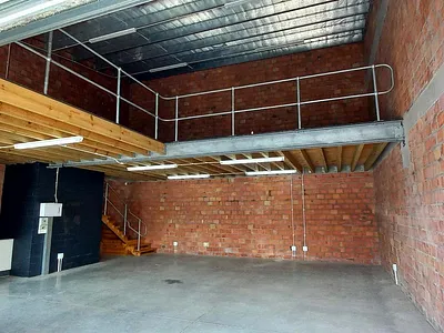 Industrial Property To Rent in Port Elizabeth - UQ7d.webp