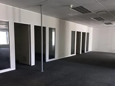 Commercial Property To Rent in Port Elizabeth - UYdD.webp