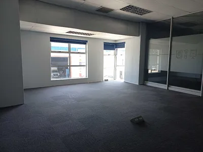 Commercial Property To Rent in Port Elizabeth - eJFy.webp