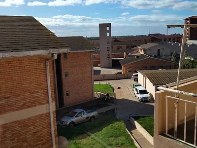 3 Bedroom Apartment To Rent in Port Elizabeth - img