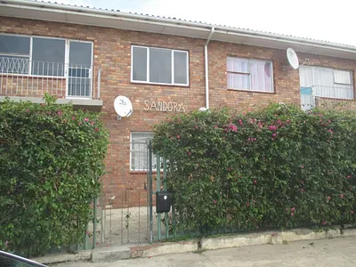 2 Bedroom Apartment To Rent in Port Elizabeth - 60eR.webp