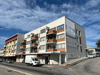 1 Bedroom Apartment To Rent in Port Elizabeth - TKKb.webp