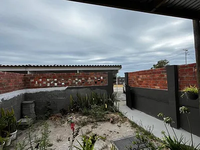 2 Bedroom Apartment To Rent in Port Elizabeth - xFbD.webp