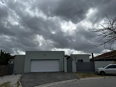 4 Bedroom House To Rent in Port Elizabeth - rxBc.webp