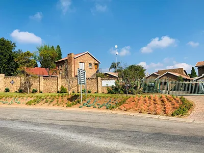 3 Bedroom Townhouse To Rent in Pretoria - kaPE.webp