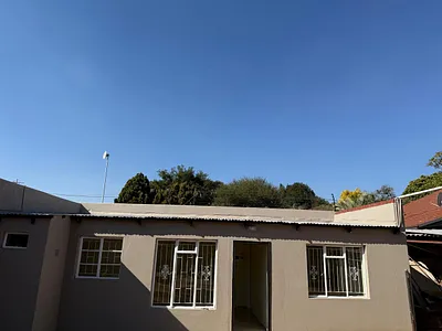 1 Bedroom Apartment To Rent in Pretoria - EtzC.webp