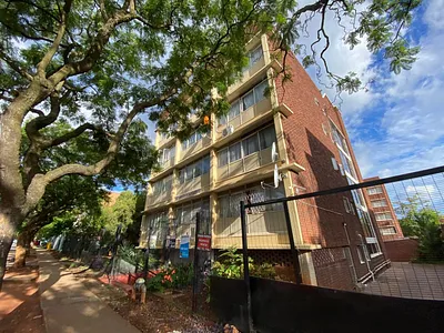 1.5 Bedroom Apartment To Rent in Pretoria - MdW8.webp