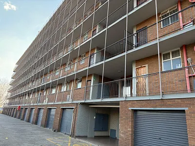 2 Bedroom Apartment For Sale in Pretoria - img