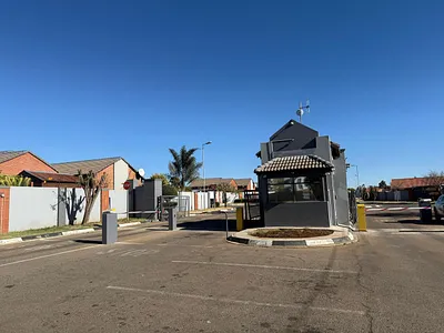 3 Bedroom Apartment For Sale in Centurion - img
