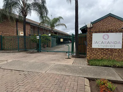 0.5 Bedroom Apartment To Rent in Pretoria - m39L.webp