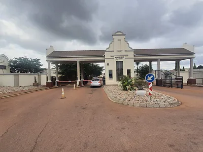 3 Bedroom Apartment For Sale in Akasia - sZP7.webp