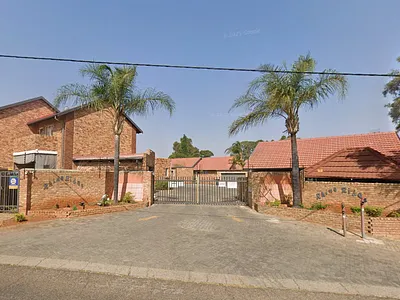 2 Bedroom Townhouse To Rent in Centurion - S9Ss.webp