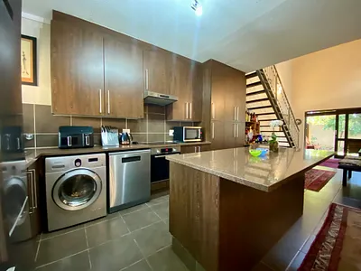 2 Bedroom Apartment For Sale in Sandton - apGV.webp