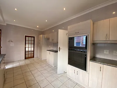 3 Bedroom House To Rent in Randburg - OhnU.webp