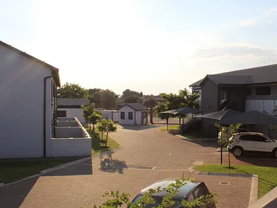2 Bedroom Apartment For Sale in Pretoria - Y2UJ.webp