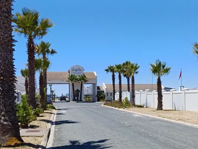 3 Bedroom House For Sale in St Helena Bay - ChGg.webp