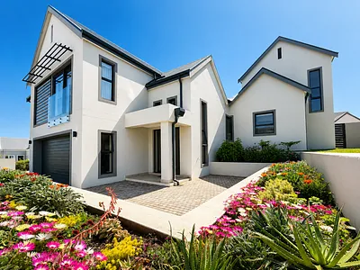 4 Bedroom House For Sale in George - Nx0u.webp