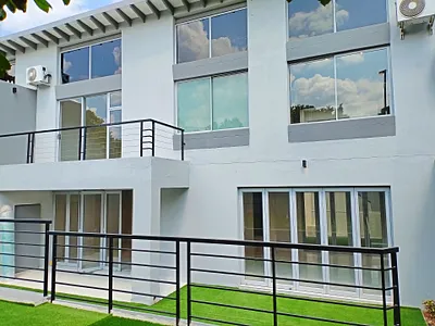 5 Bedroom House To Rent in Sandton - DtNh.webp