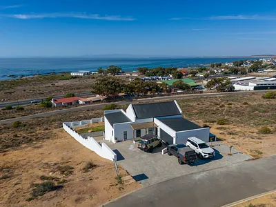 4 Bedroom House For Sale in St Helena Bay - eAhV.webp