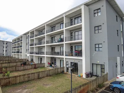 3 Bedroom Apartment For Sale in Blouberg - VUd7.webp
