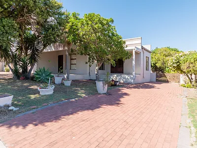 4 Bedroom House For Sale in Langebaan - fAPL.webp
