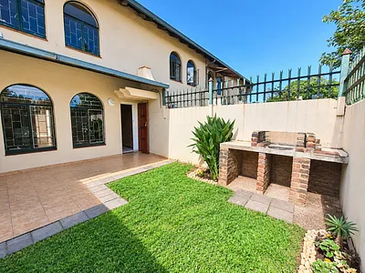 2 Bedroom Apartment For Sale in Pretoria - EXSf.webp