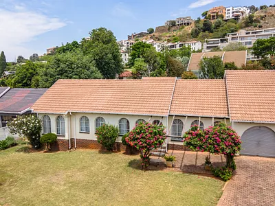 3 Bedroom House For Sale in Roodepoort - Tyi6.webp