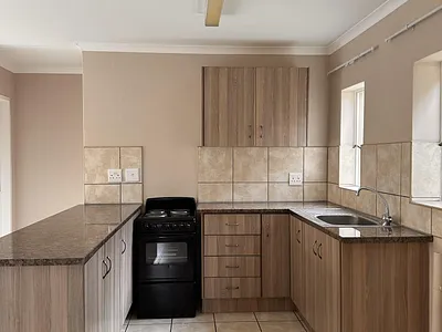 3 Bedroom Townhouse For Sale in Rustenburg - cNmg.webp