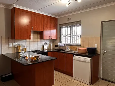 2 Bedroom Apartment For Sale in Midrand - img