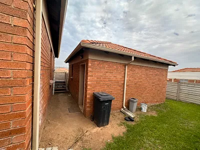 3 Bedroom Townhouse To Rent in Centurion - img