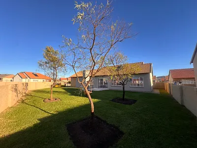 3 Bedroom Townhouse For Sale in Rustenburg - xW0w.webp