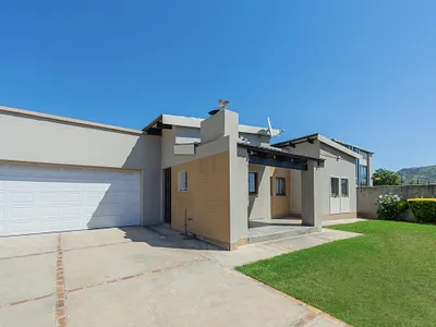 3 Bedroom Townhouse For Sale in Rustenburg - img