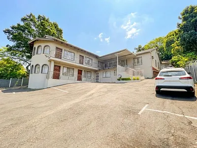 10 Bedroom House For Sale in Empangeni - 3umr.webp