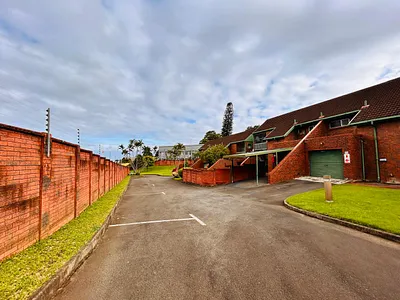 3 Bedroom Apartment For Sale in Empangeni - ha6F.webp