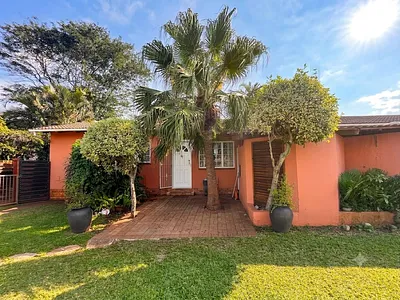 3 Bedroom Townhouse For Sale in Empangeni - U6w2.webp