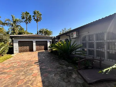 7 Bedroom House For Sale in Richards Bay - bc2R.webp