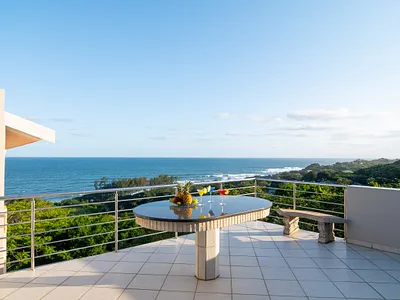 7 Bedroom House For Sale in Zinkwazi Beach - TyqK.webp